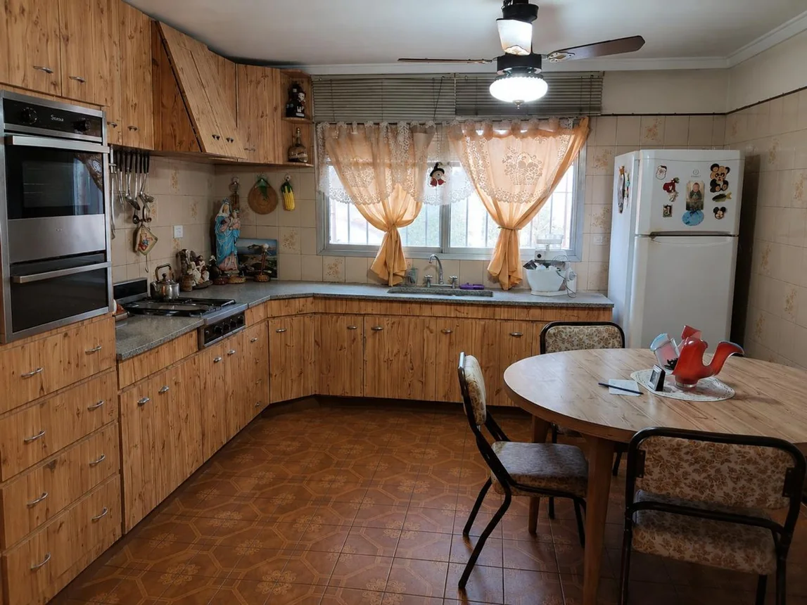 Venta casa, con departamentos y local comercial, foto 2