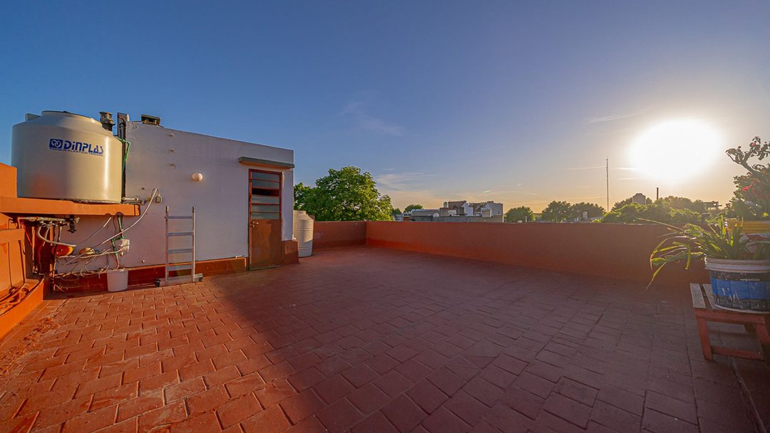 VENTA CASA 4 AMBIENTES LINIERS