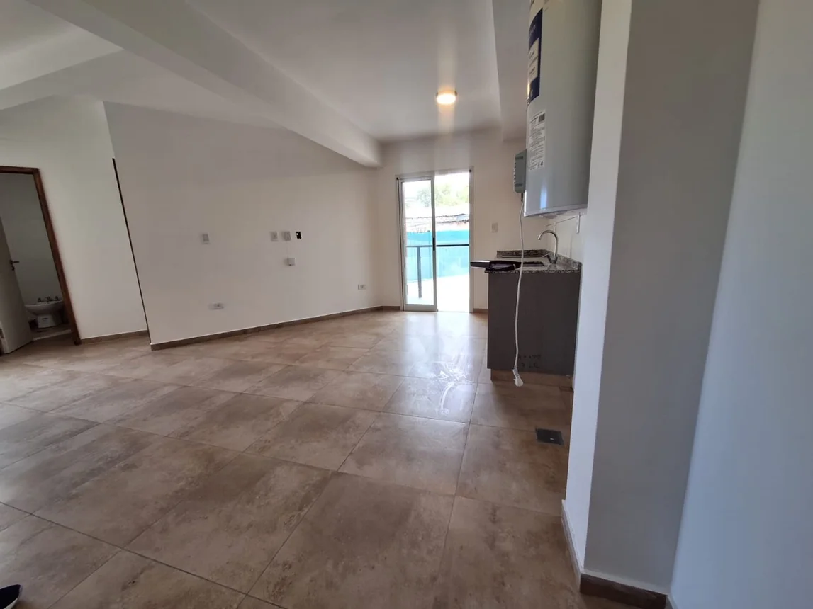 Departamento en alquiler en Godoy Cruz, Pellegrini 1400, foto 3