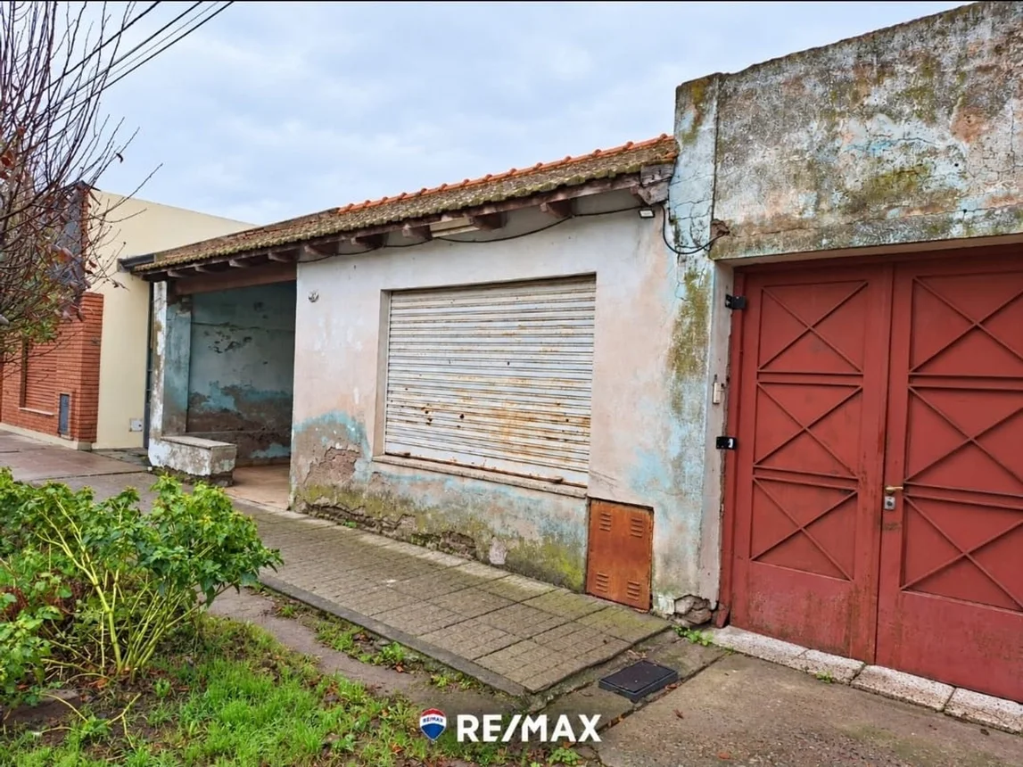 Casa de 5 ambientes en venta en Bahía Blanca, Canadá 300