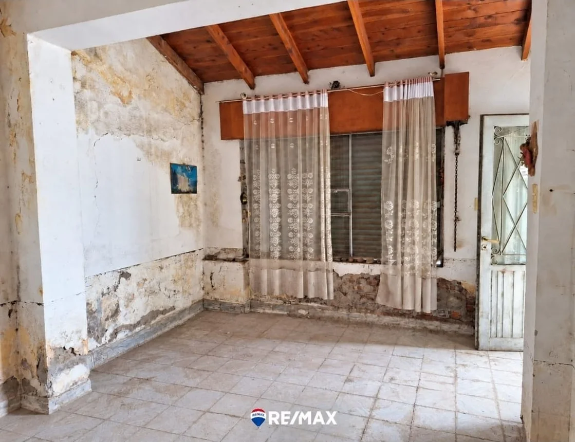 Casa de 5 ambientes en venta en Bahía Blanca, Canadá 300, foto 2