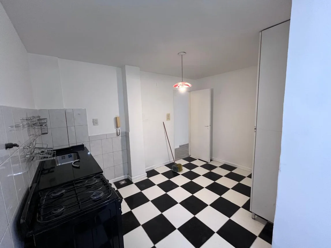 Departamento de 4 ambientes en venta en Córdoba, Jujuy 200