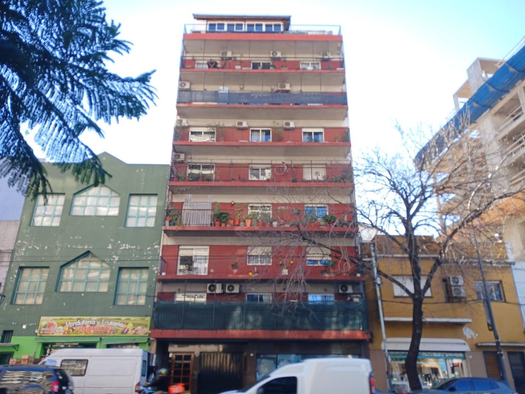 VENTA 2 AMBIENTES con un balcón super grande