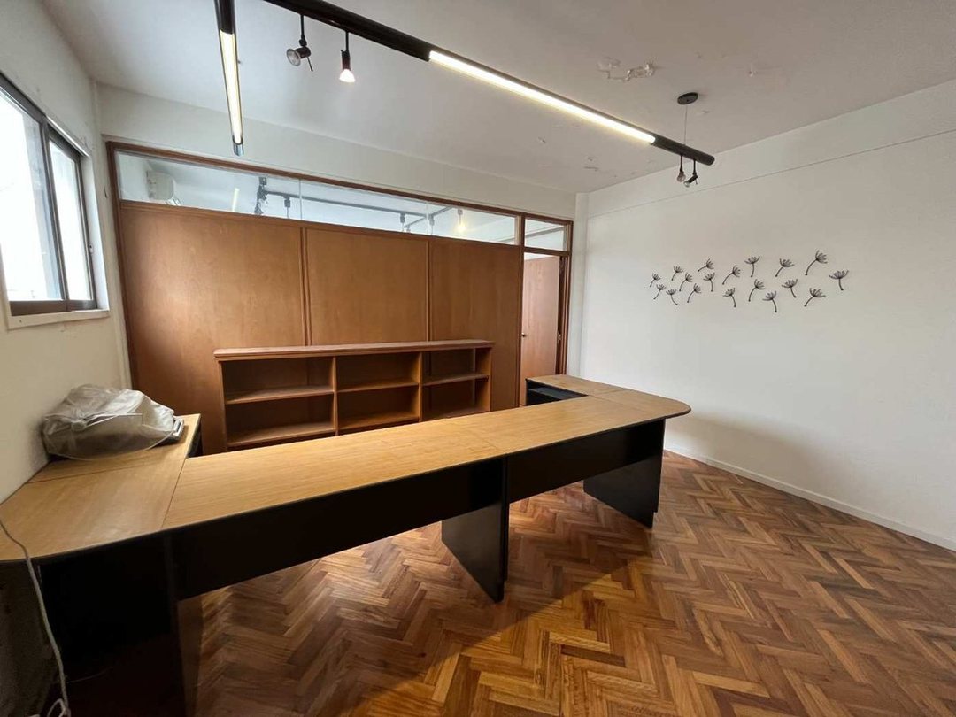 VENTA OFICINA EN MICROCENTRO