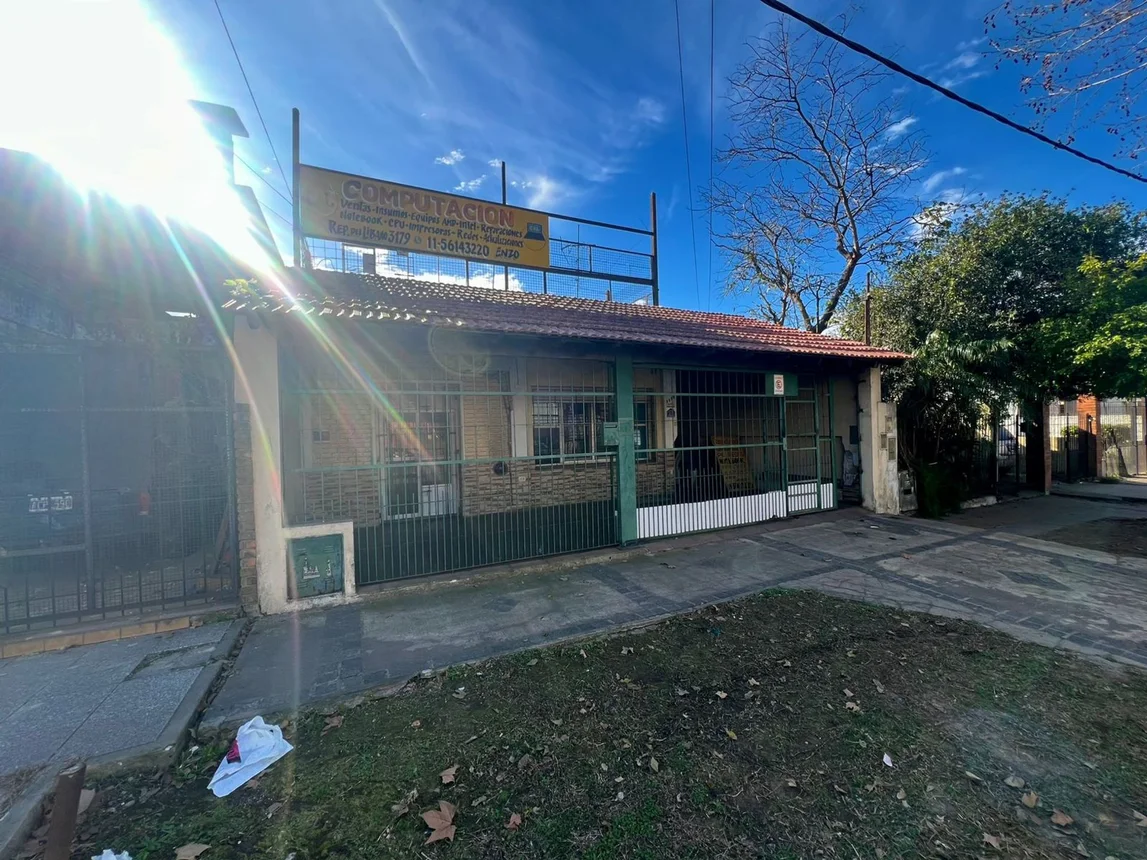 Casa de 4 ambientes en venta en Bernal Oeste, Republica del Libano 3100