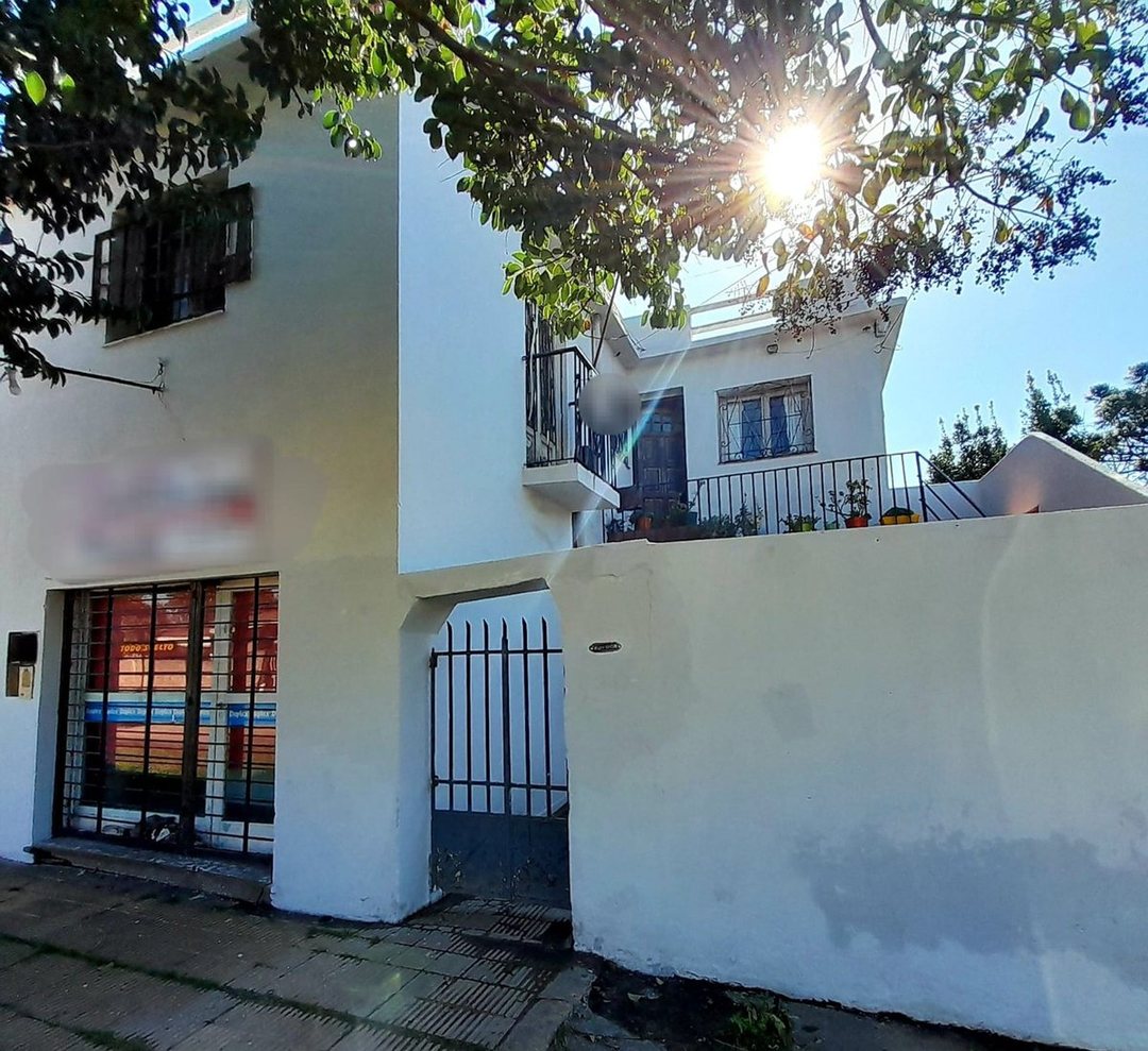 CASA 6 AMBIENTES EN VENTA LONGCHAMPS