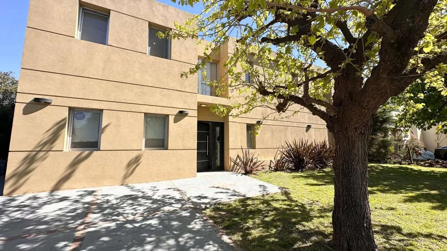 Casa de 7 ambientes en venta en Garín, Centenario 900, foto 2