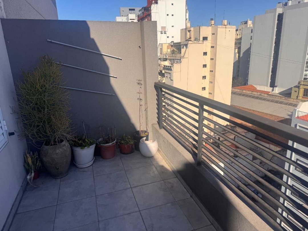 Venta 2 amb. Balcon Terraza. Recoleta