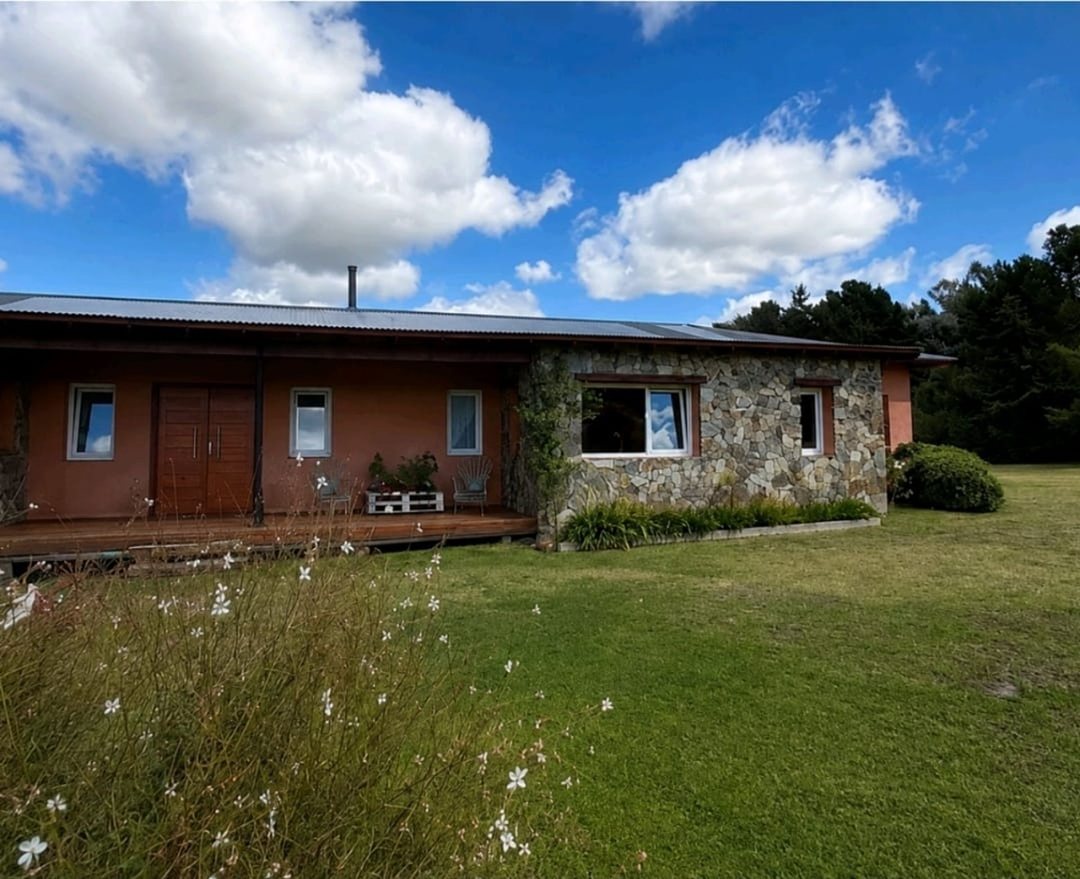 CASA EN VENTA AMPLIO PARQUE ZONA DON BOSCO TANDIL