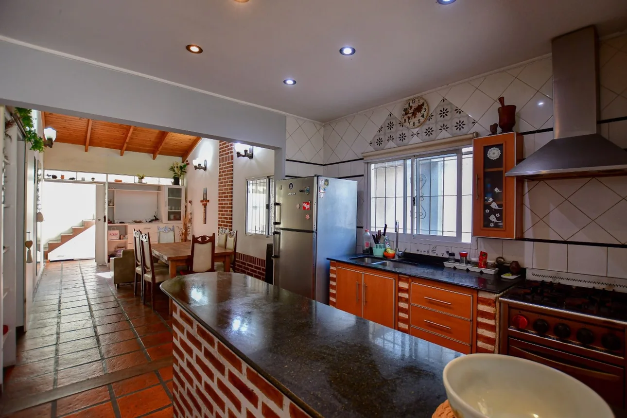 Casa de 8 ambientes en venta en Tolosa, 529 E/ 26 y 27 3100, foto 2