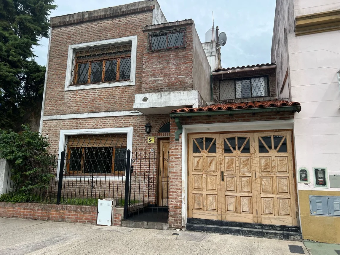 Casa de 6 ambientes en venta en Saavedra, Estomba 3200