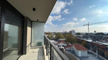 VENDO APTO 2 DORMITORIOS 2 COCHERAS  TRES CRUCES