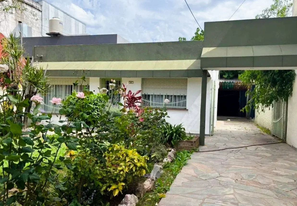 Casa en venta en Villa Luzuriaga, foto 3