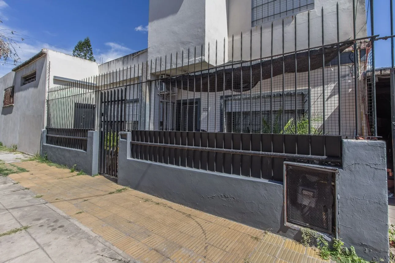 Casa de 4 ambientes en venta en La Tablada, General Ocampo 5400