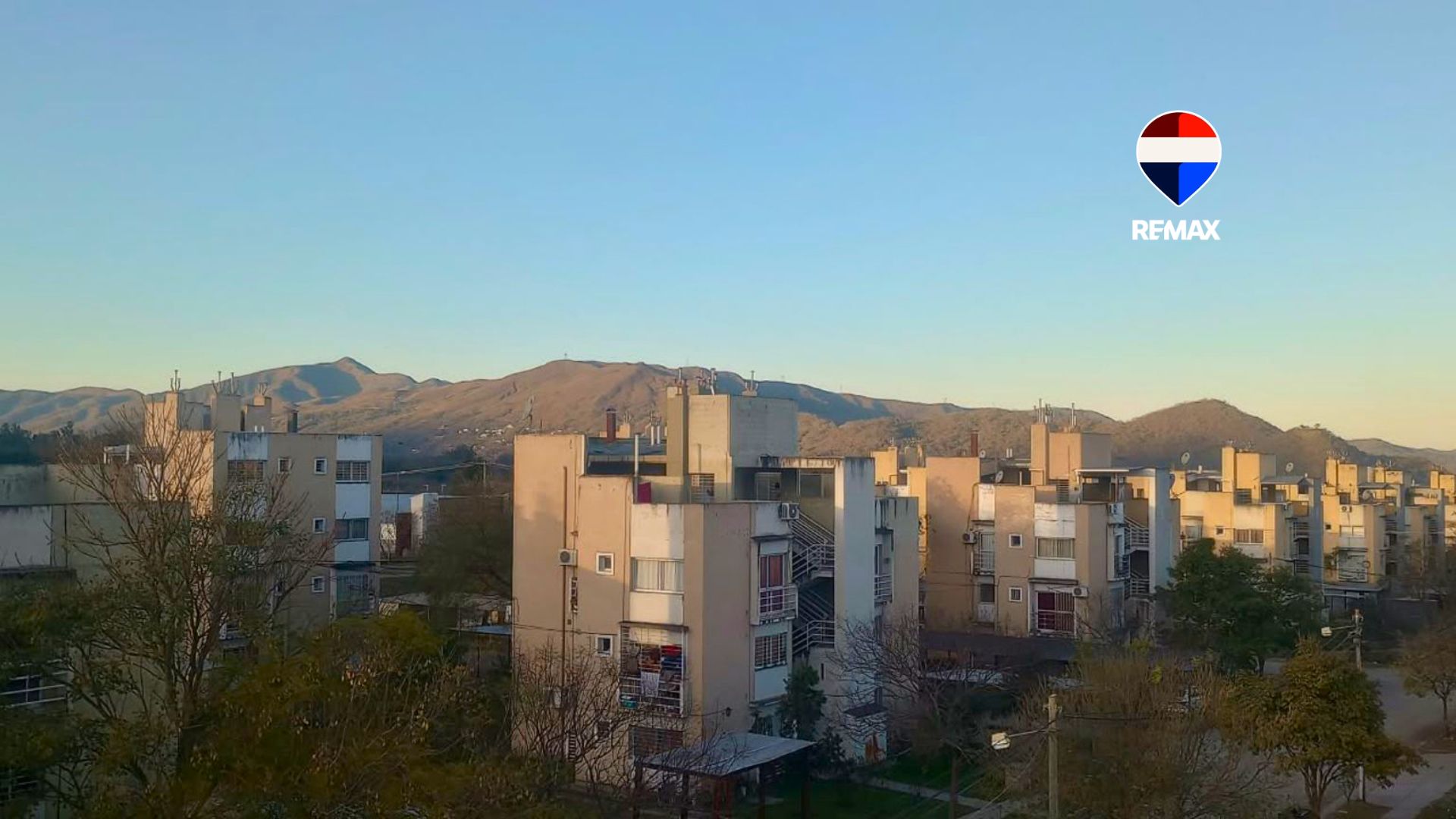 ALQUILER DPTO MONOAMBIENTE C/COCHERA EN EL HUAICO - foto 1