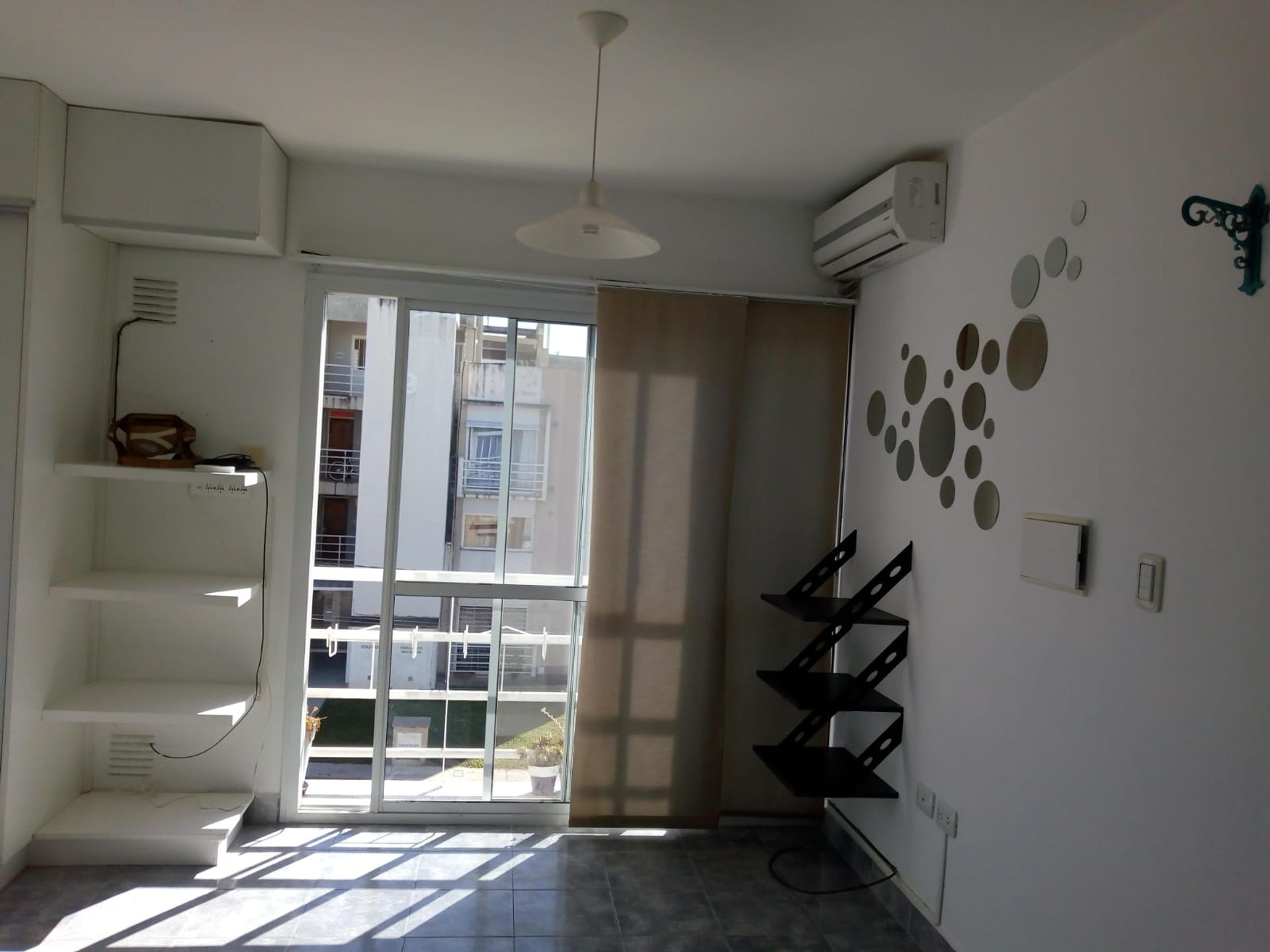 ALQUILER DPTO MONOAMBIENTE C/COCHERA EN EL HUAICO - foto 5