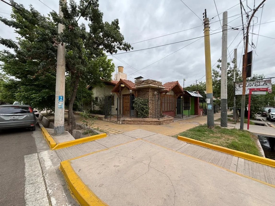 Casa en venta en Guaymallén, foto 3