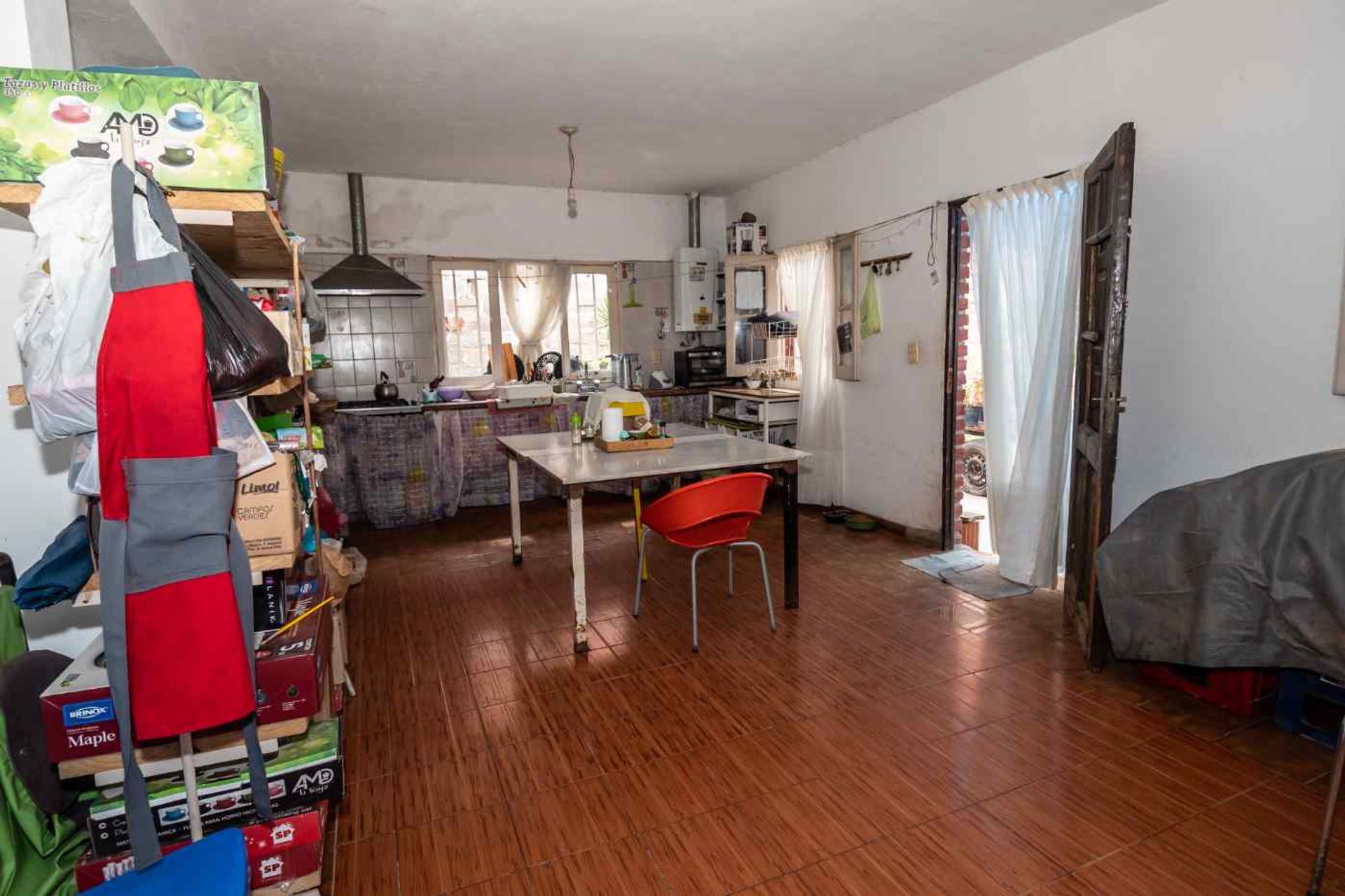CASA EN VENTA CON LOCALES SOBRE AV. ARTIGAS - foto 7