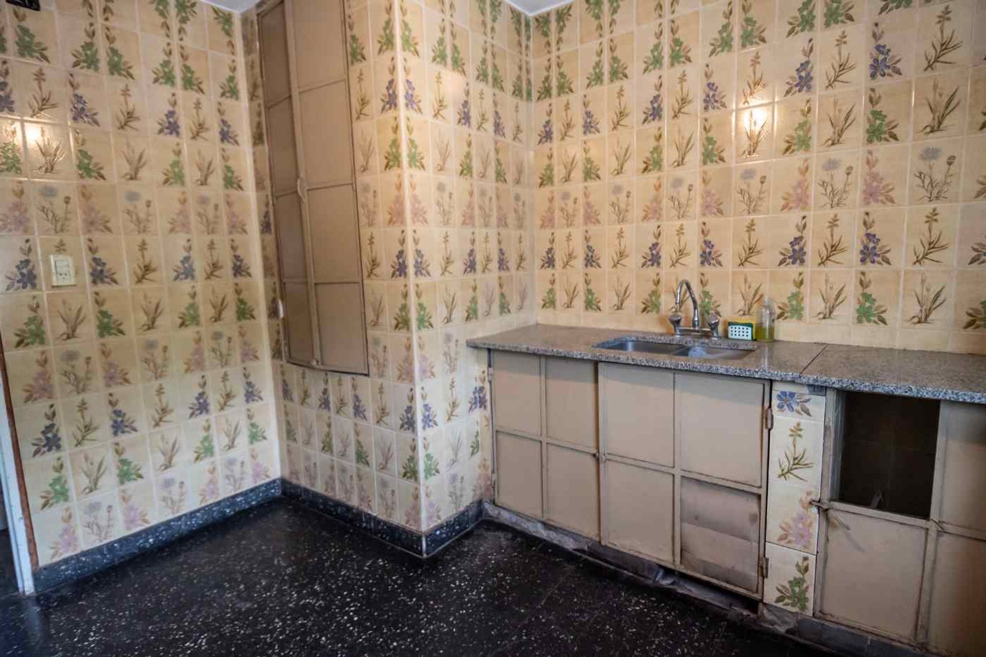 CASA EN VENTA CON LOCALES SOBRE AV. ARTIGAS - foto 14