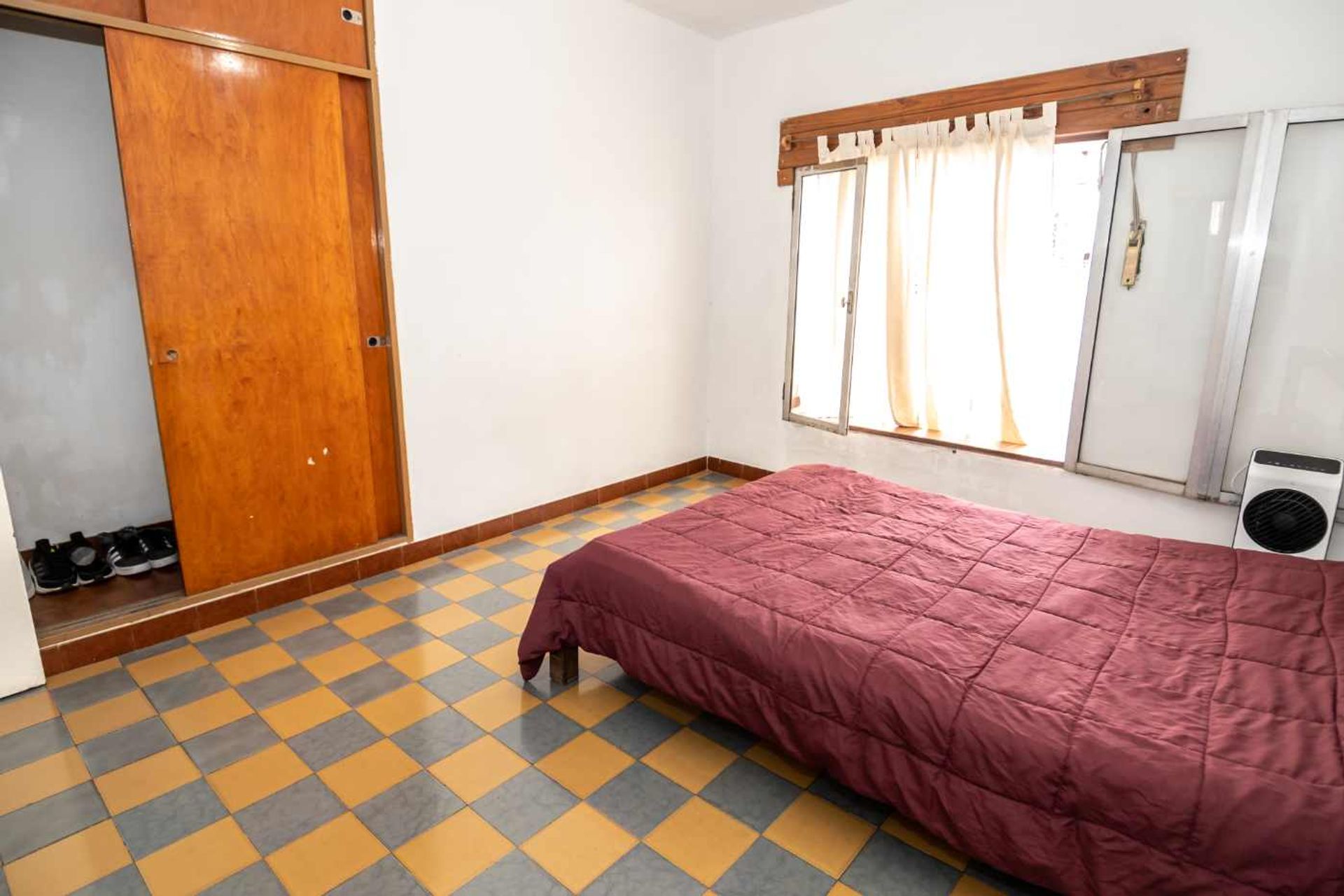CASA EN VENTA CON LOCALES SOBRE AV. ARTIGAS - foto 20