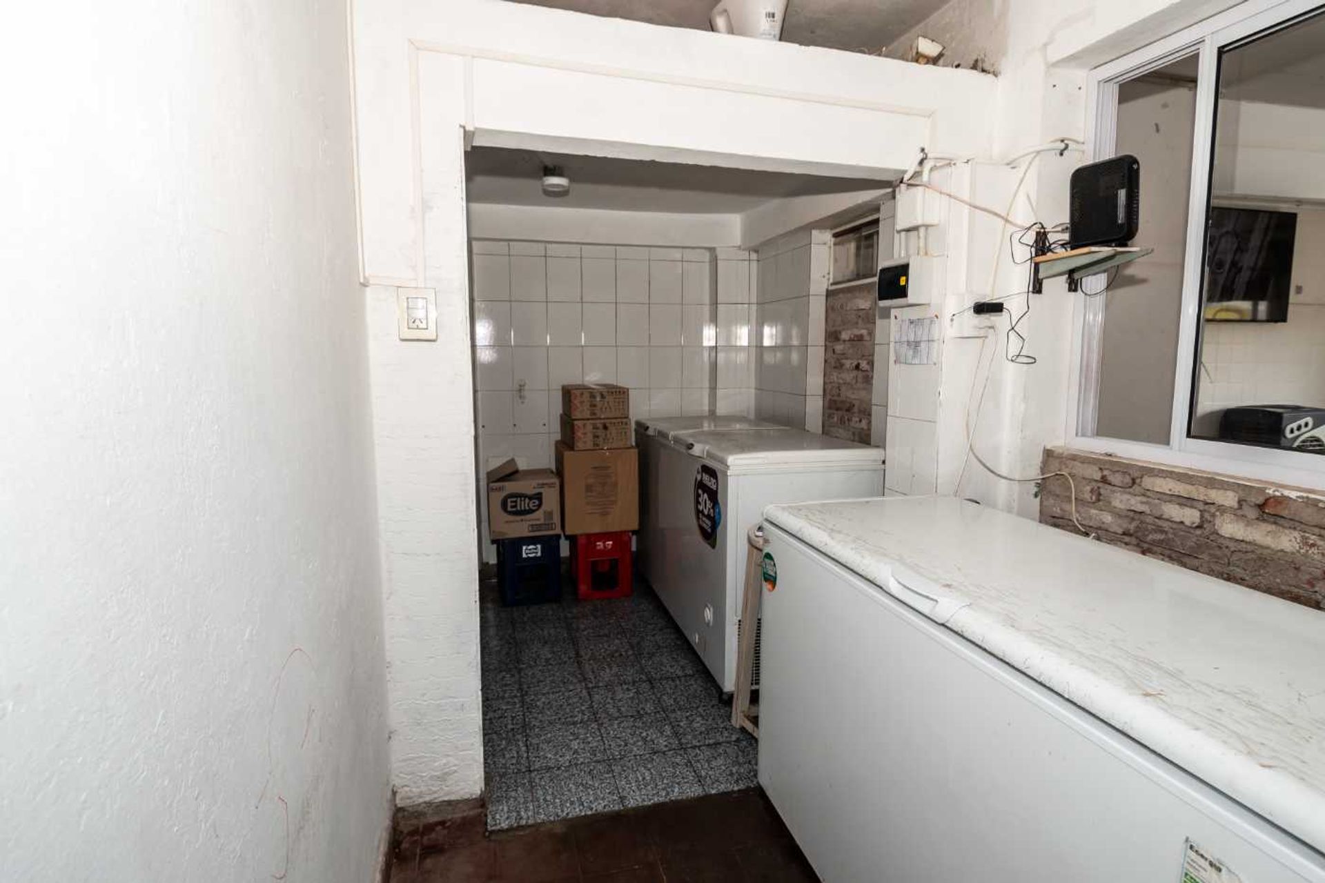 CASA EN VENTA CON LOCALES SOBRE AV. ARTIGAS - foto 4