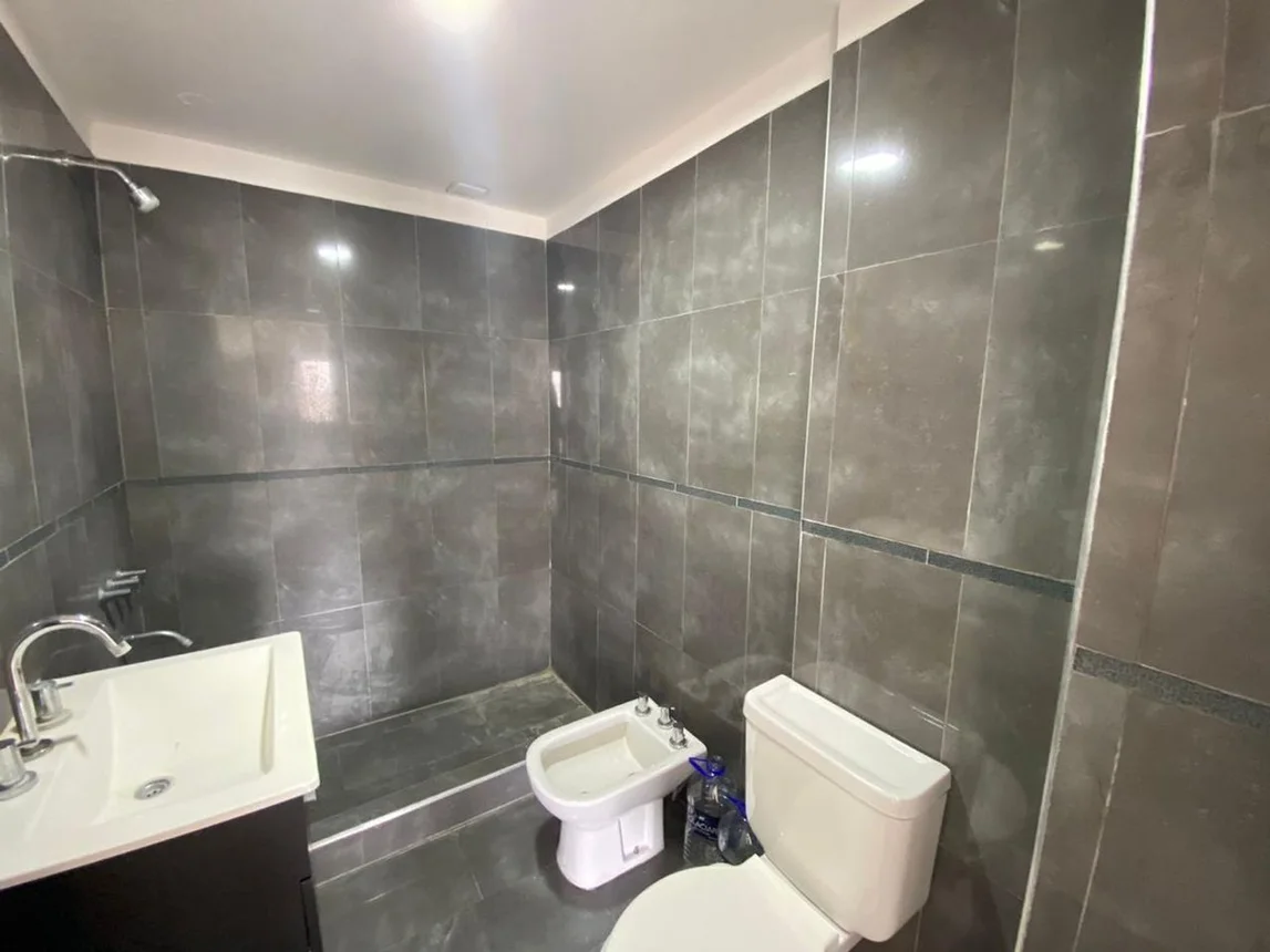 Venta departamento 2 ambientes varela centro, foto 2