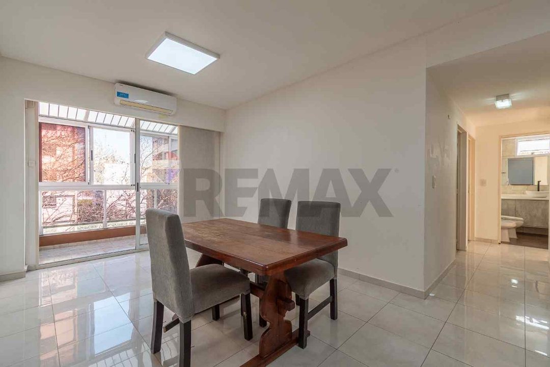 DEPARTAMENTO 4 AMB CON BALCON EN FLORES