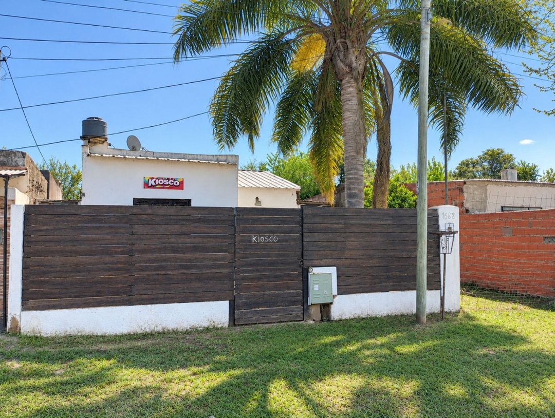 CASA CON MUY BUEN LOTE  EN SANTO TOMÉ