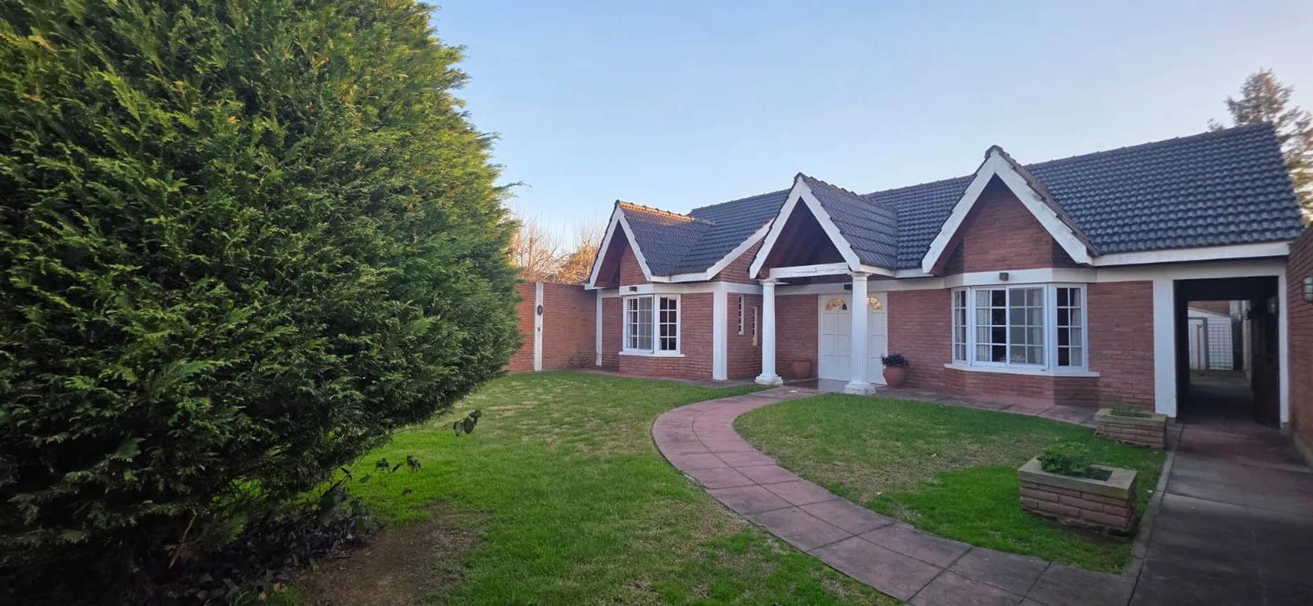 Casa de 3 ambientes en venta en Belén de Escobar, Almafuerte 800