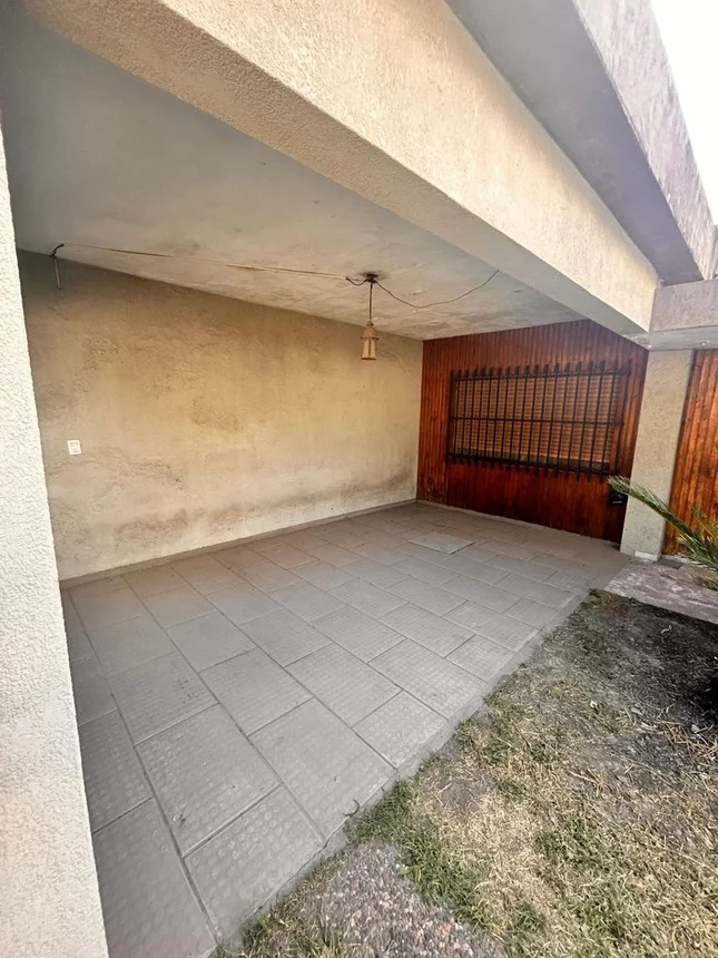 Casa en venta en Villa Luzuriaga, foto 4