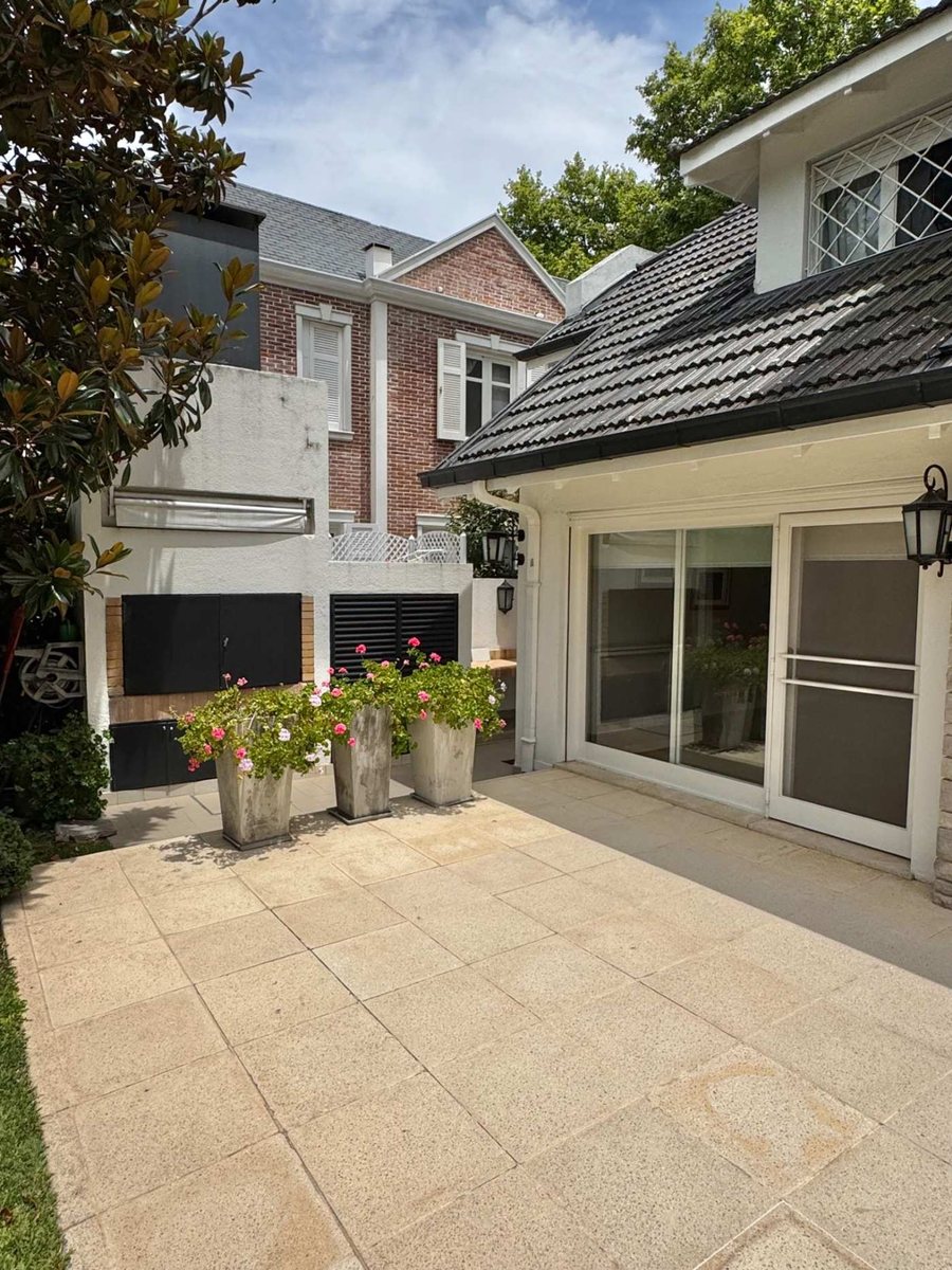 Foto 10 — Venta casa en Acassuso con jardin/pileta/garage.