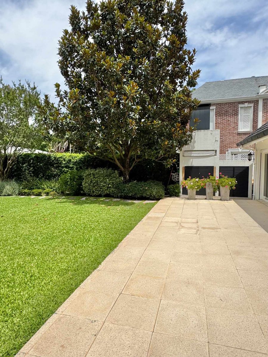 Foto 6 — Venta casa en Acassuso con jardin/pileta/garage.