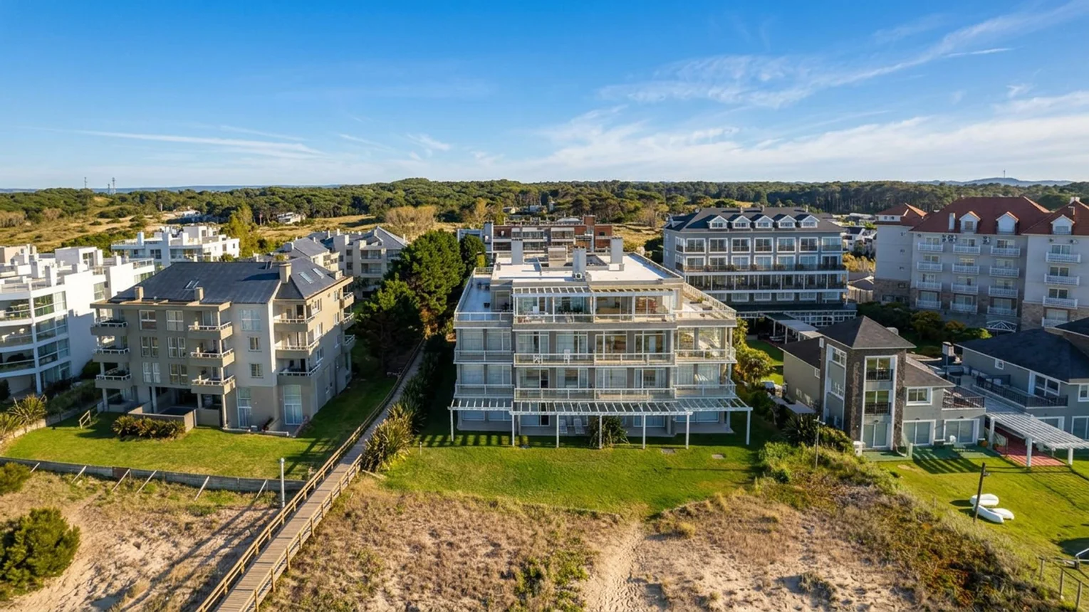 Departamento de 4 ambientes en venta en Pinamar, Ciruelo 0, foto 2