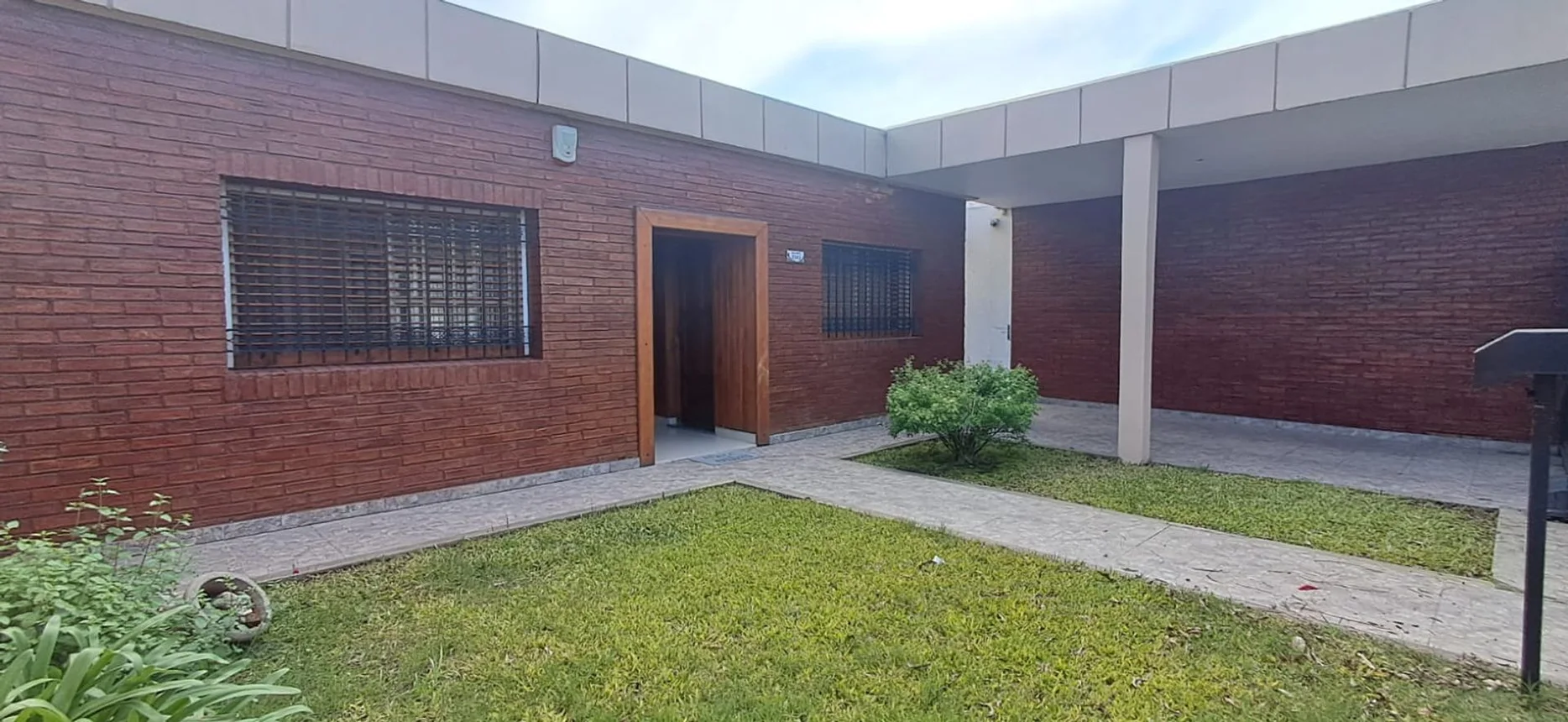Casa de 5 ambientes en venta en José C. Paz, Francisco Miranda 2300, foto 2