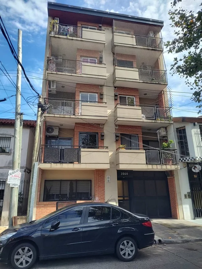 Departamento de 2 ambientes en venta en Sáenz Peña, Gomez Ansa 3500