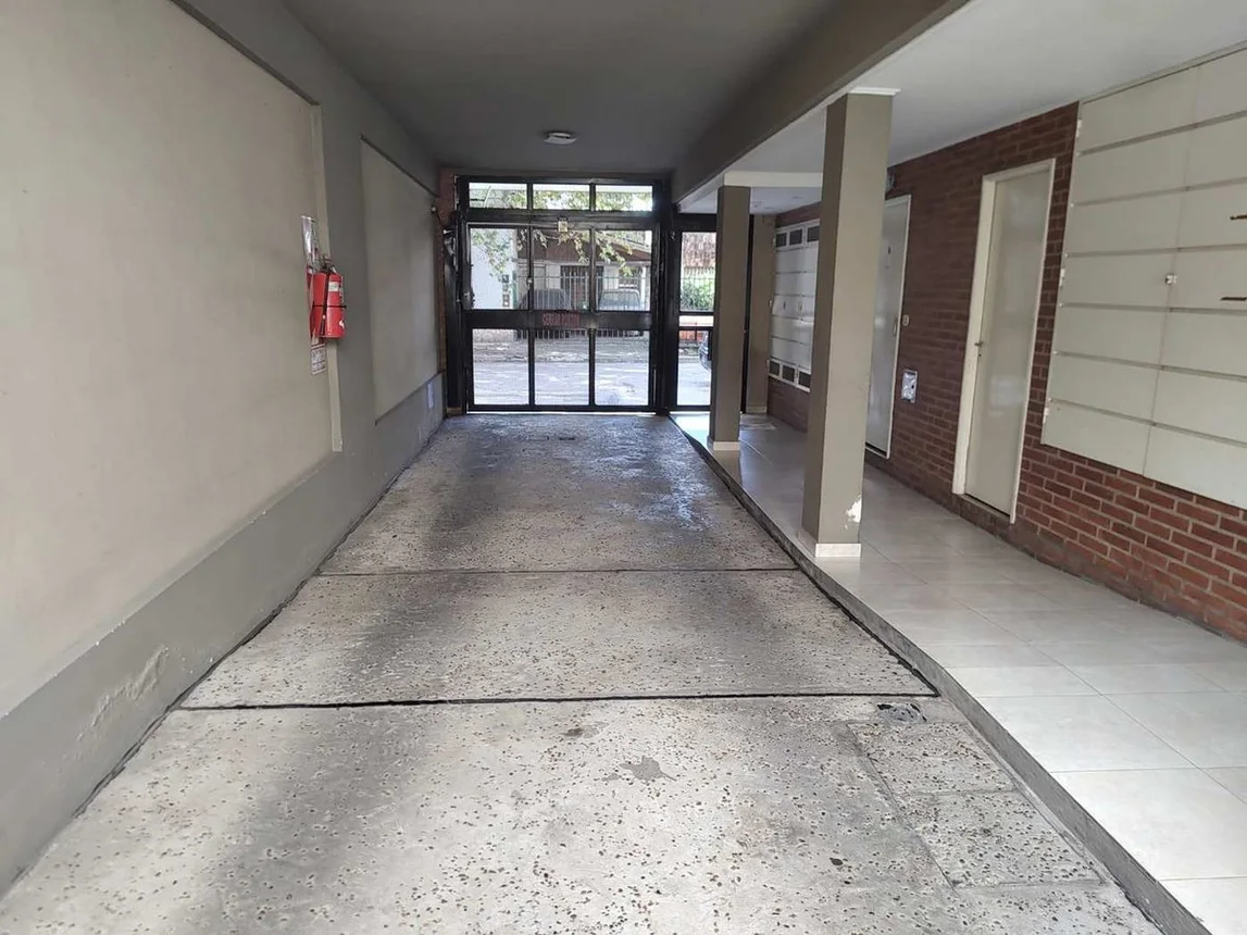 Departamento de 2 ambientes en venta en Sáenz Peña, Gomez Ansa 3500, foto 3