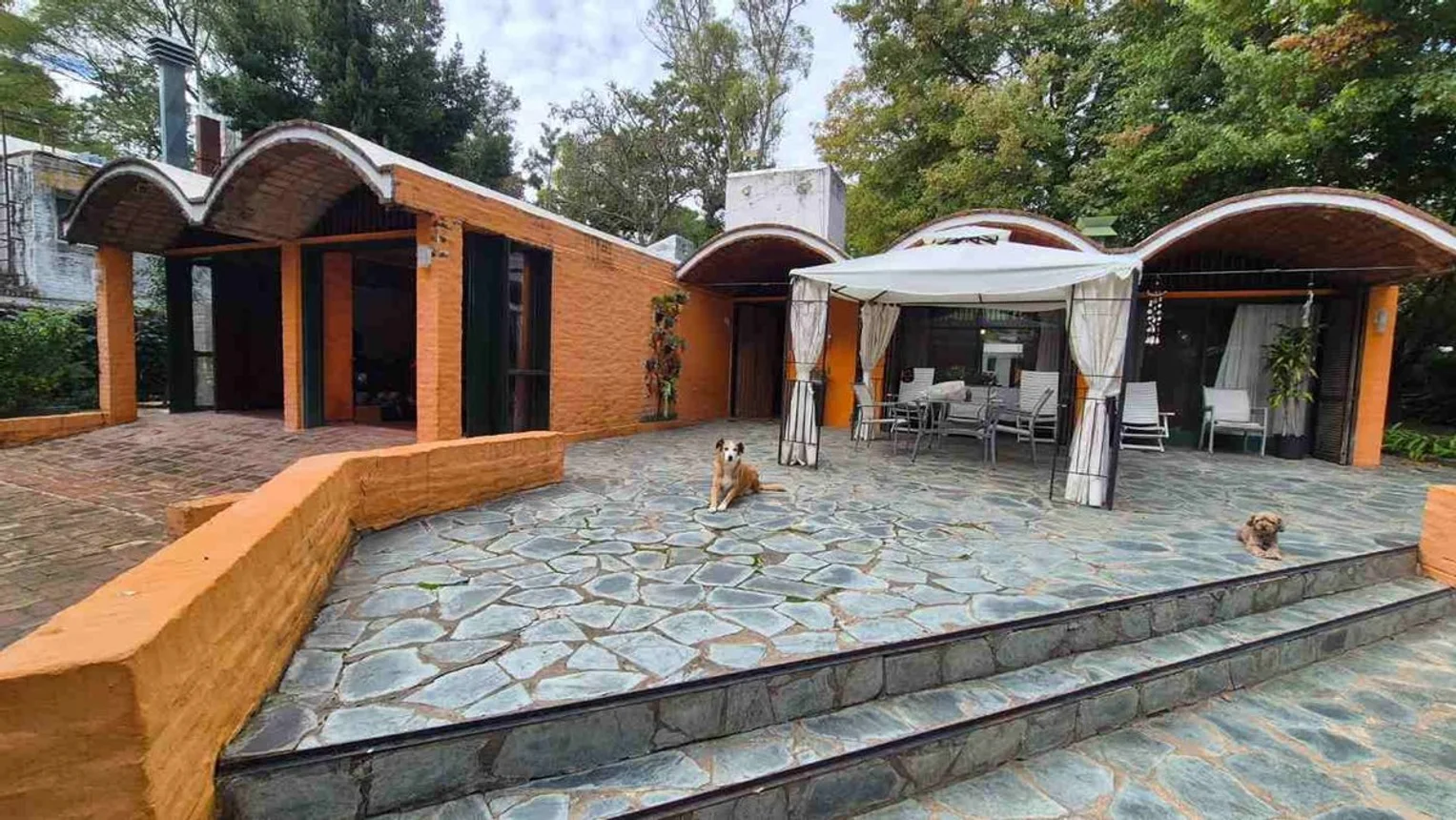 Casa de 6 ambientes en venta en Ingeniero Maschwitz, Juana Azurduy 1100