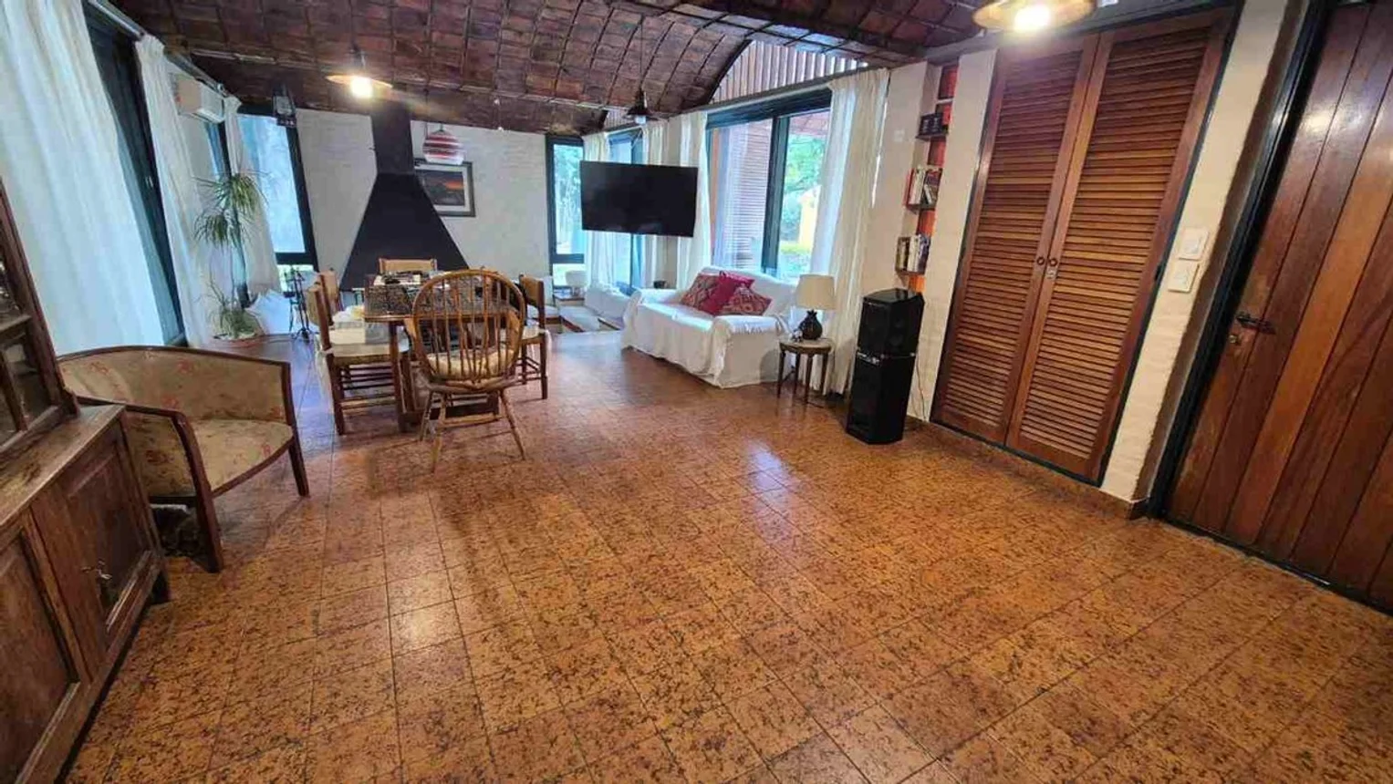 Casa de 6 ambientes en venta en Ingeniero Maschwitz, Juana Azurduy 1100, foto 2