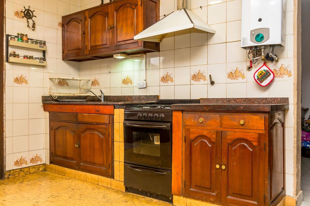 CASA VENTA ZONA SHOPPING POSIBILIDAD RECIBIR DEPTO - foto 3