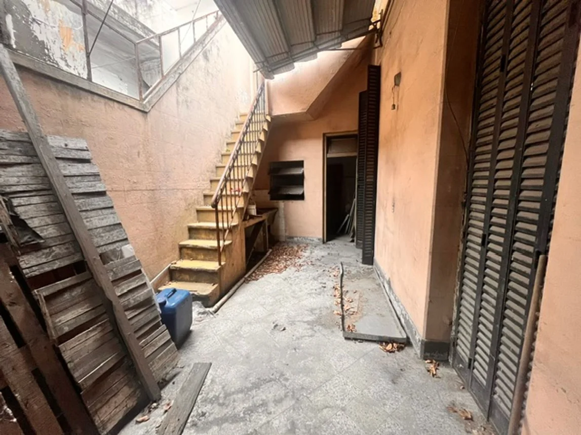 Casa de 7 ambientes en venta en Flores, Avenida Eva Perón 2200, foto 4