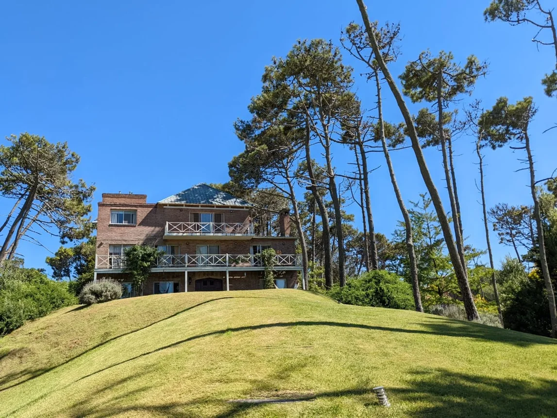 Venta importante casa en carilo, foto 1