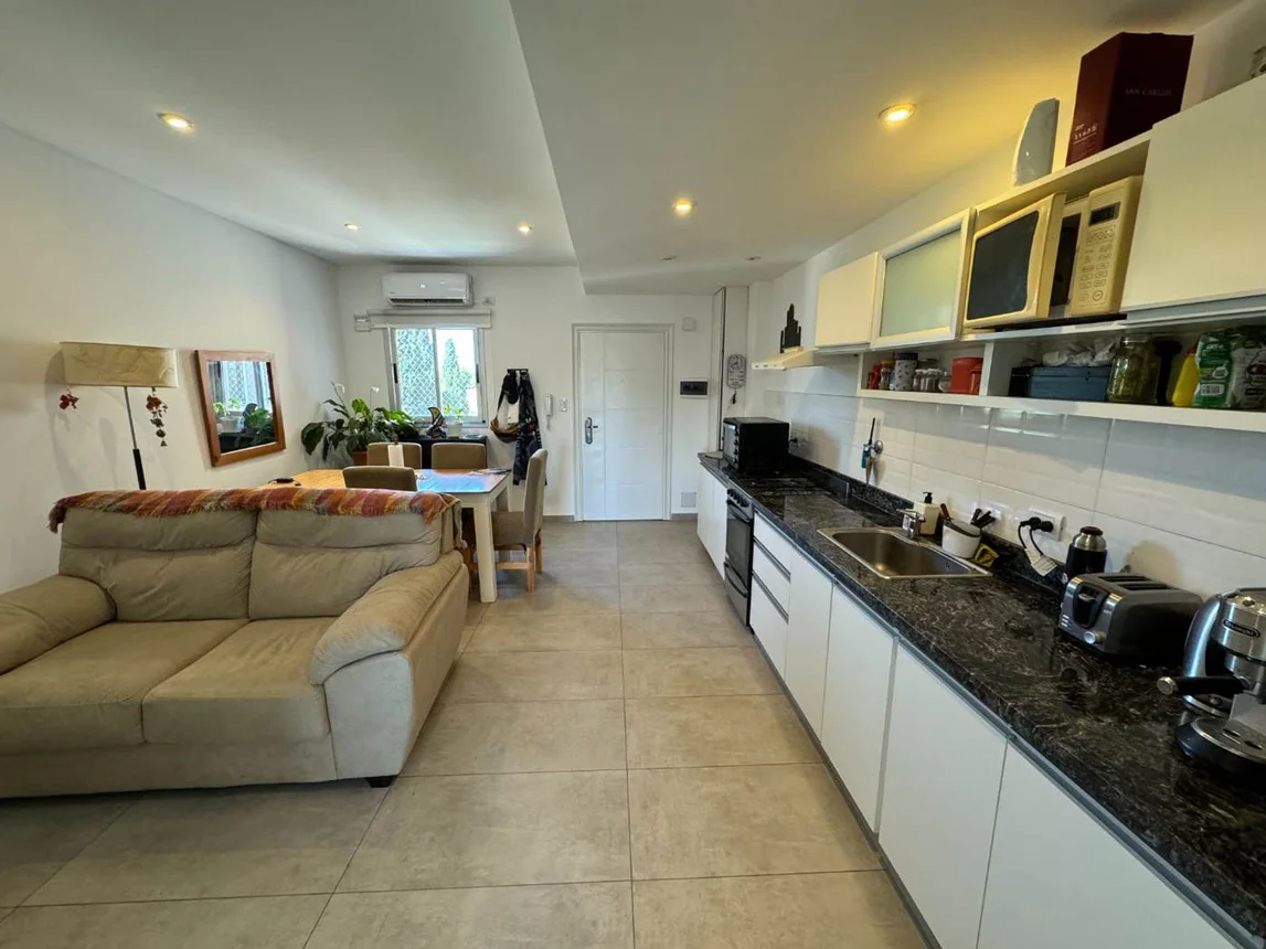 Departamento de 2 ambientes en venta en Quilmes, Lavalle 200