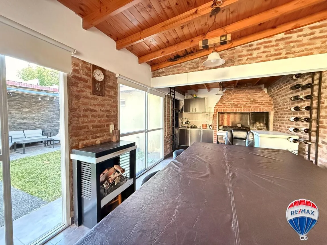 Casa de 6 ambientes en venta en Quilmes, Necochea Entre Triunvirato E Irala 2400