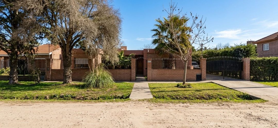 Casa 4amb. Apto Crédito en B° Parque Links, Ezeiza
