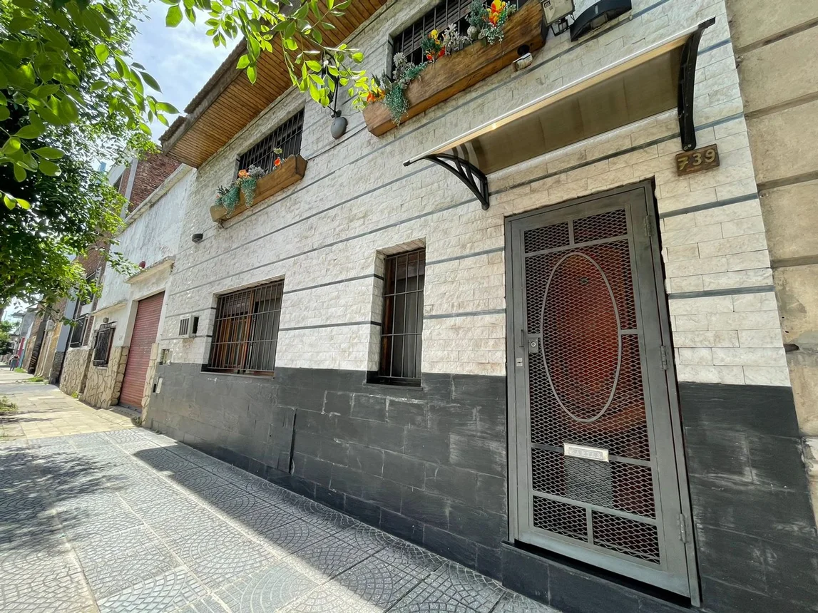 Casa de 5 ambientes en venta en Avellaneda, General Levalle 700