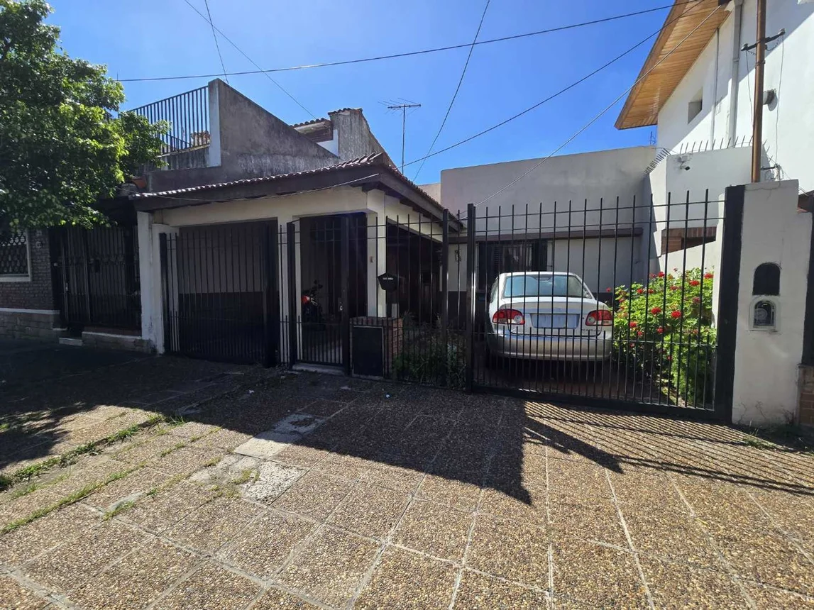 Casa de 4 ambientes en venta en Sarandí, Salta 900, foto 3