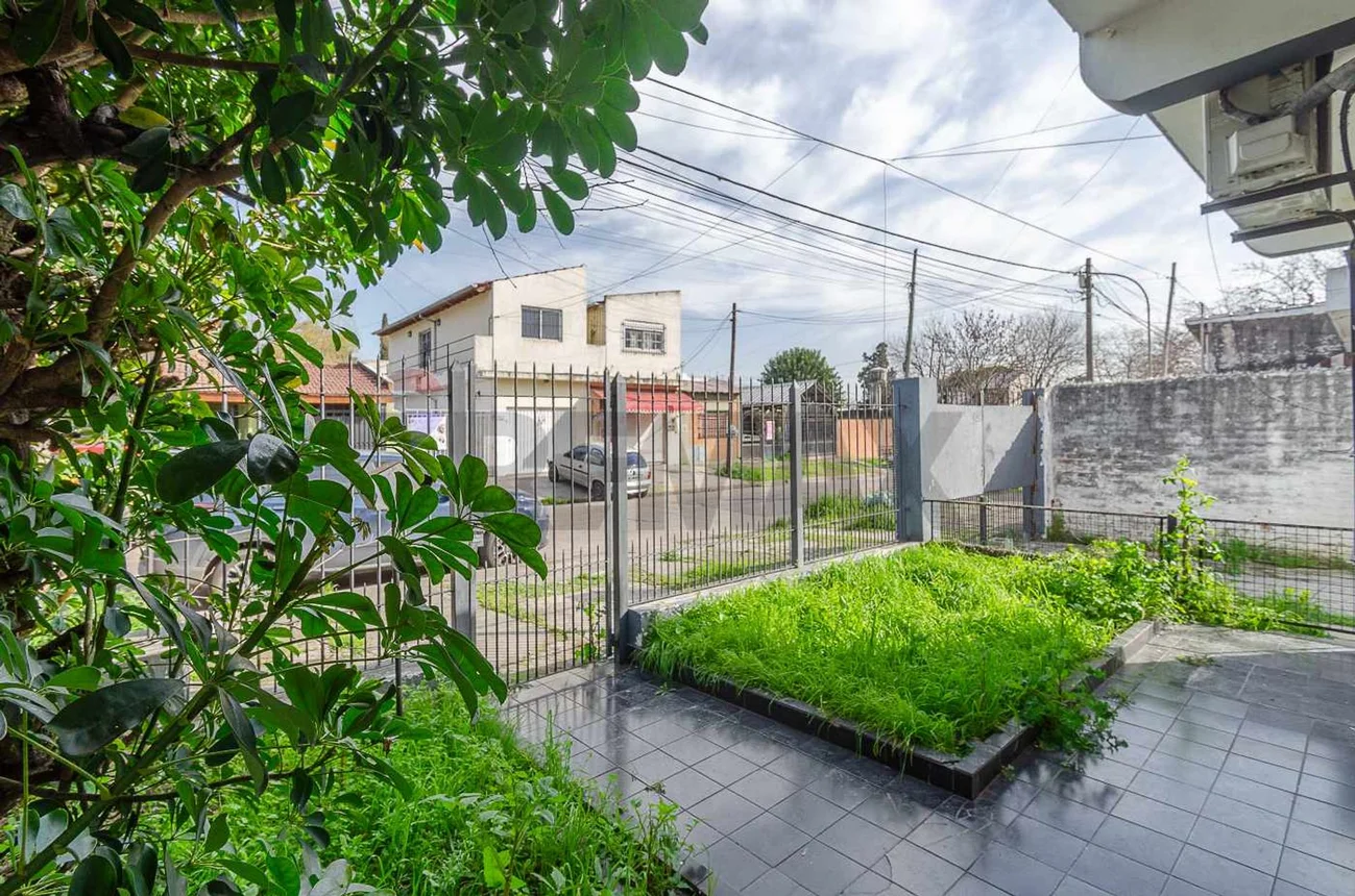 Casa de 3 ambientes en venta en Castelar, Miguel de Unamuno 3400, foto 2