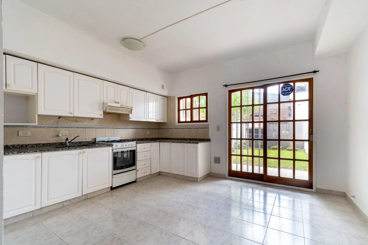 Casa tríplex en venta en Olivos
