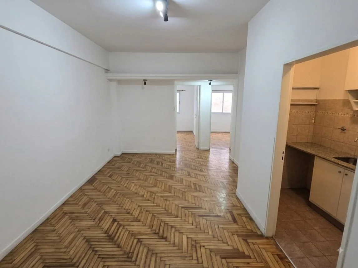 Departamento de 3 ambientes en venta en Banfield, Maipú 100