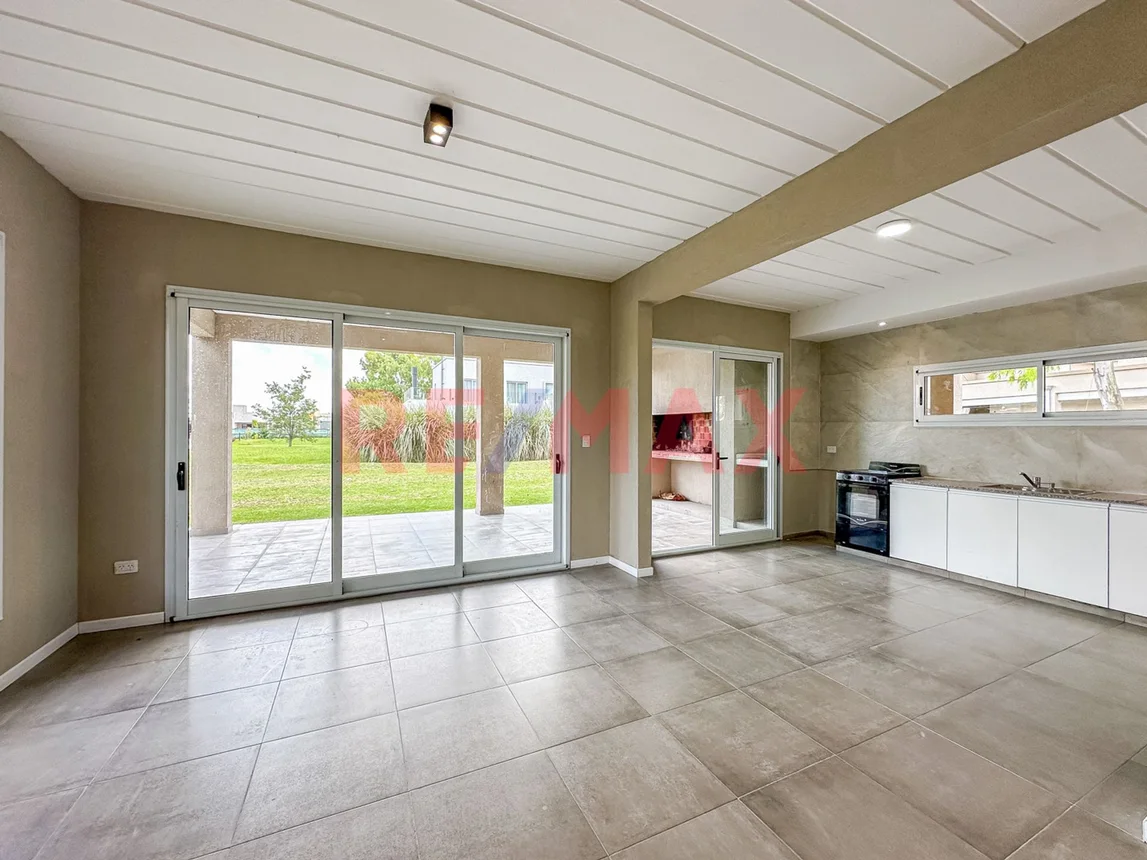 Casa de 5 ambientes en venta en Ezeiza, Ruta Provincial 16 100, foto 2
